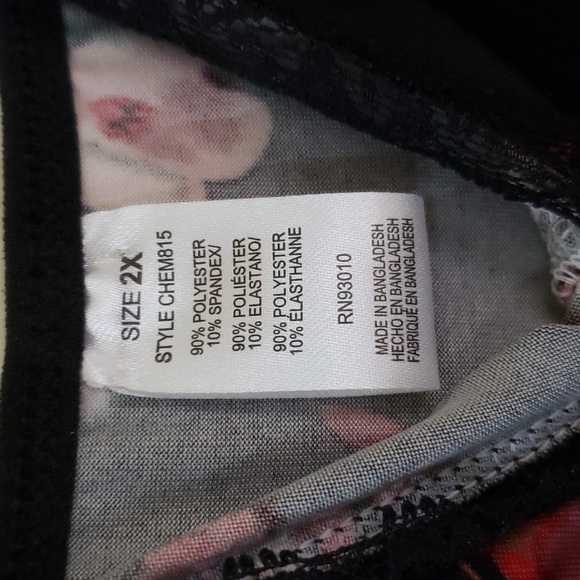 SALE‼️ Lingerie with Lace Trim - Picture 5 of 5